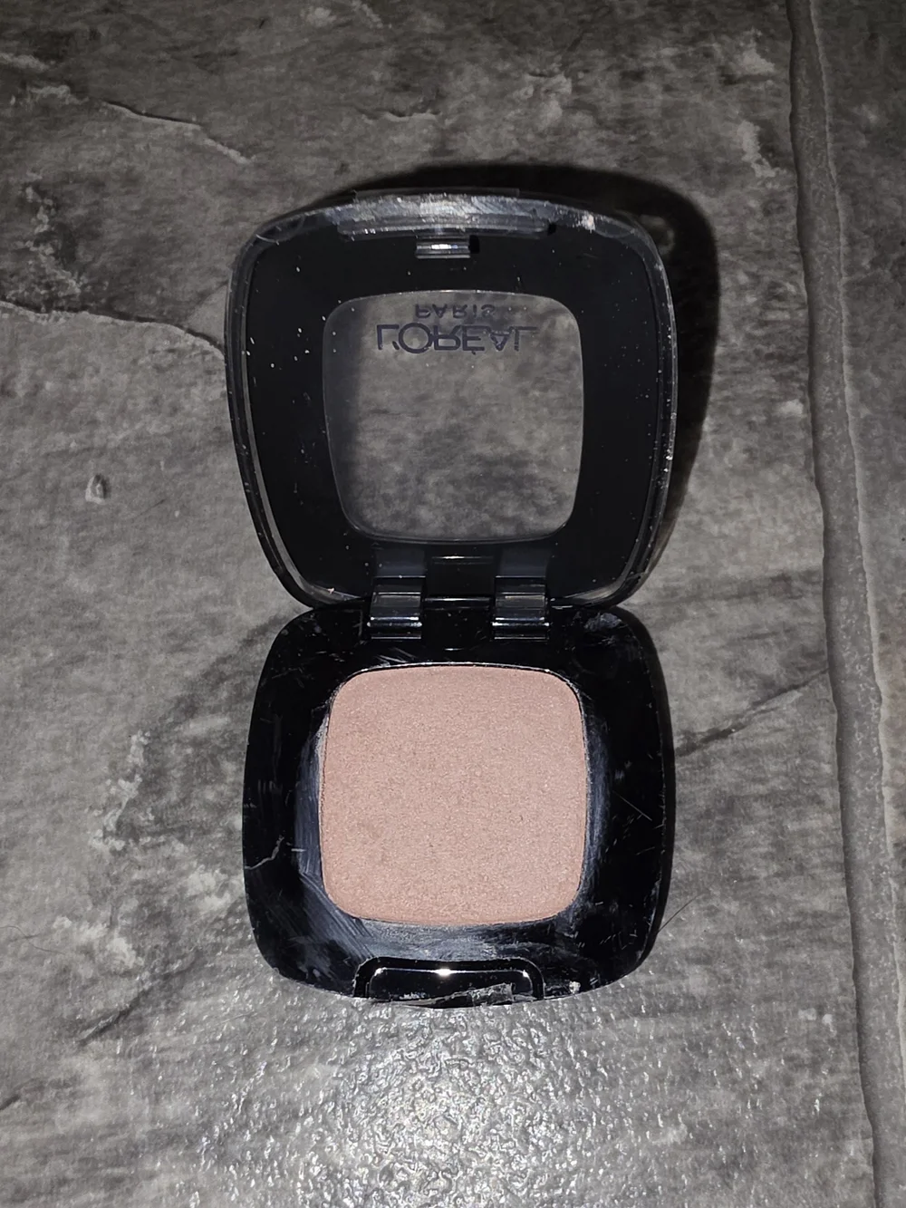 L'Oreal Colour Riche Eyeshadow 201 Little Beige Dress